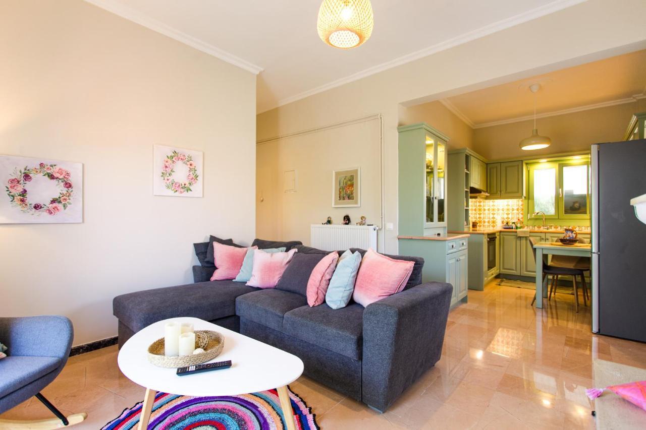 Thalia Apartment *