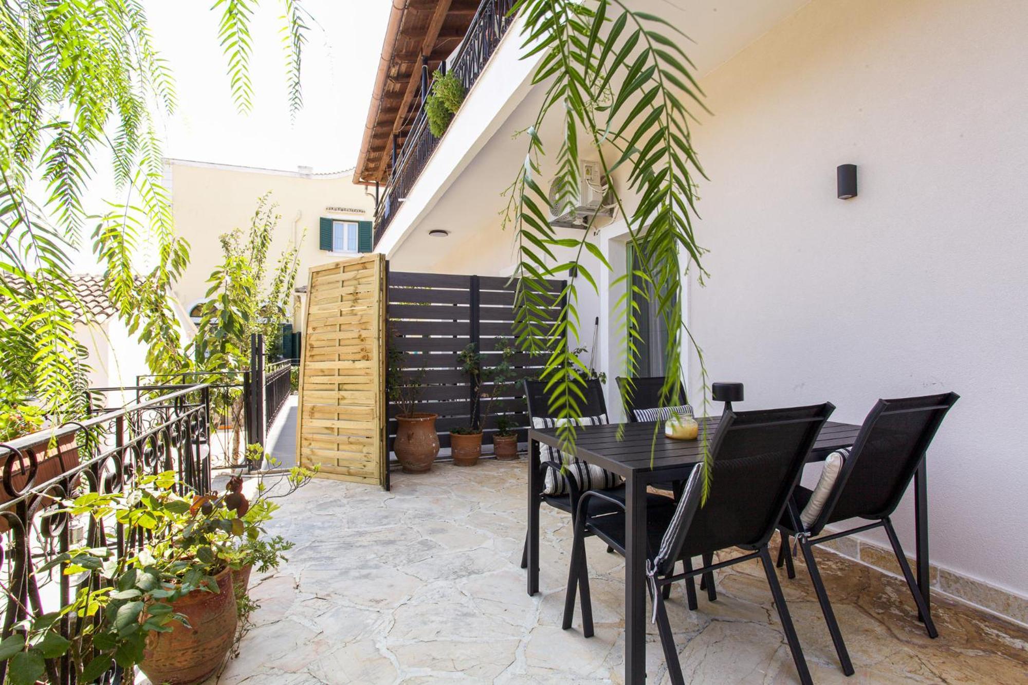 Thalia Apartment